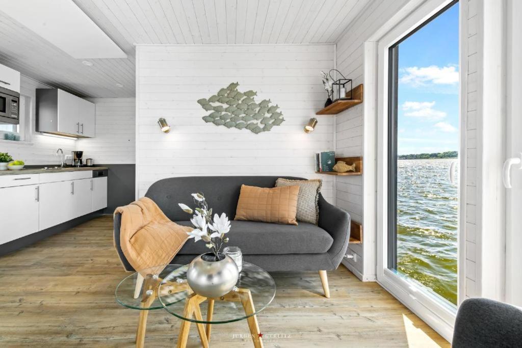 Hausboot Gluecksmomente Mit Dachterrasse In Schleswig Am Ostseefjord Schlei Kültér fotó