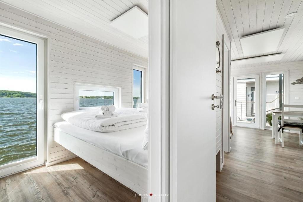Hausboot Gluecksmomente Mit Dachterrasse In Schleswig Am Ostseefjord Schlei Kültér fotó